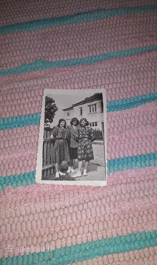 Seną nuotrauką iš 1955 m.