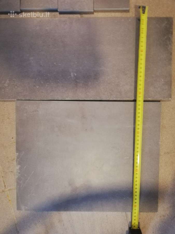 Plytelių likučiai grindjuostės