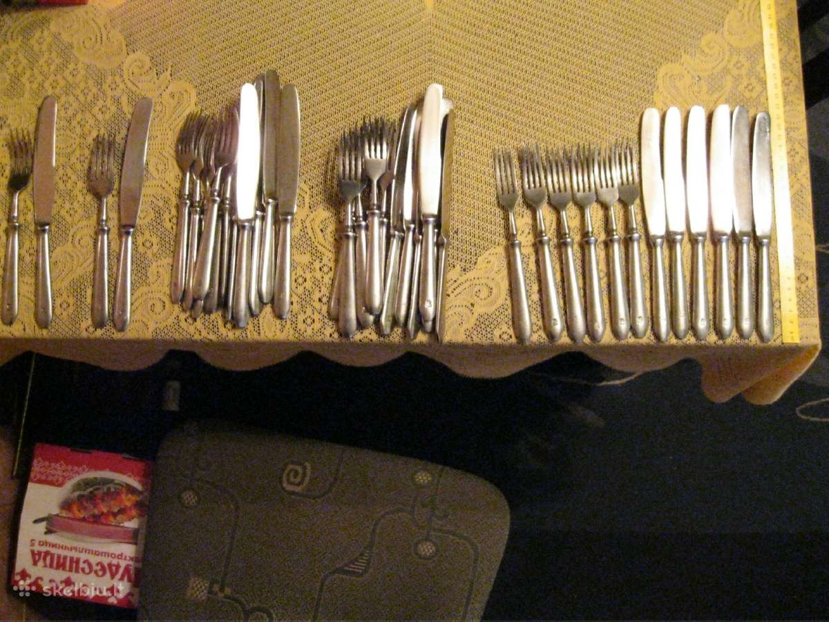 Sovietmecio Peiliu Ir Sakuciu Komplektai 40 vnt.