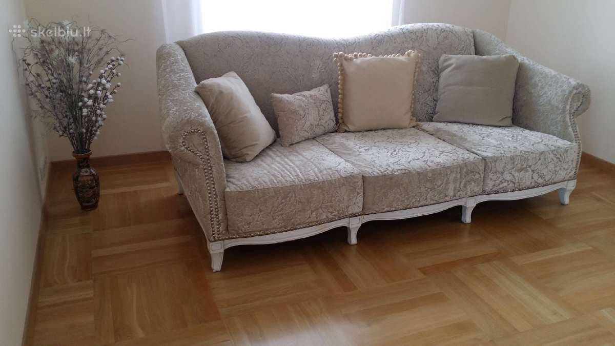 Parduodame prabangią itališką sofą