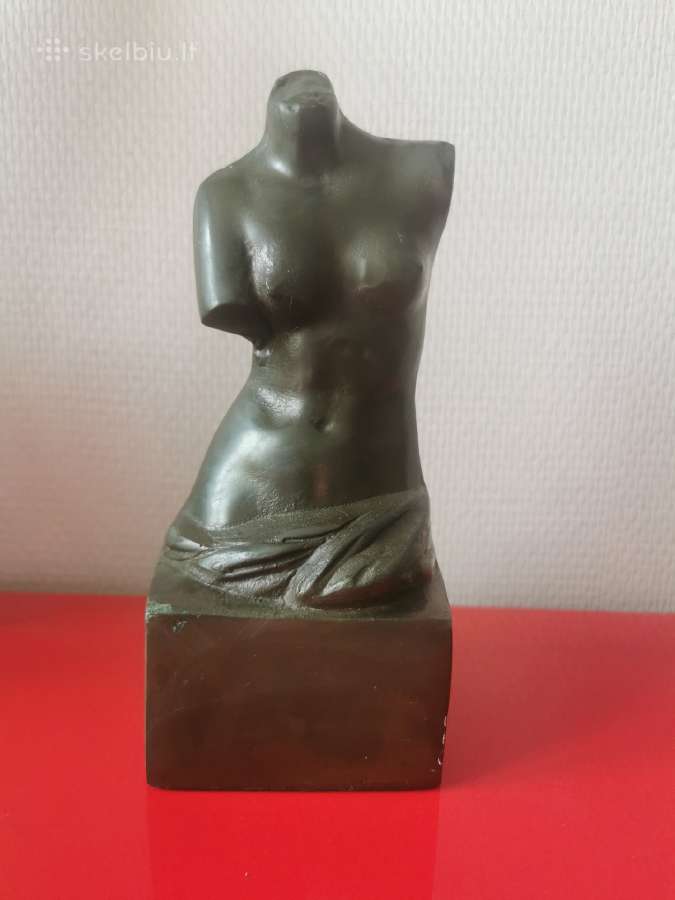 Bronzinė statula