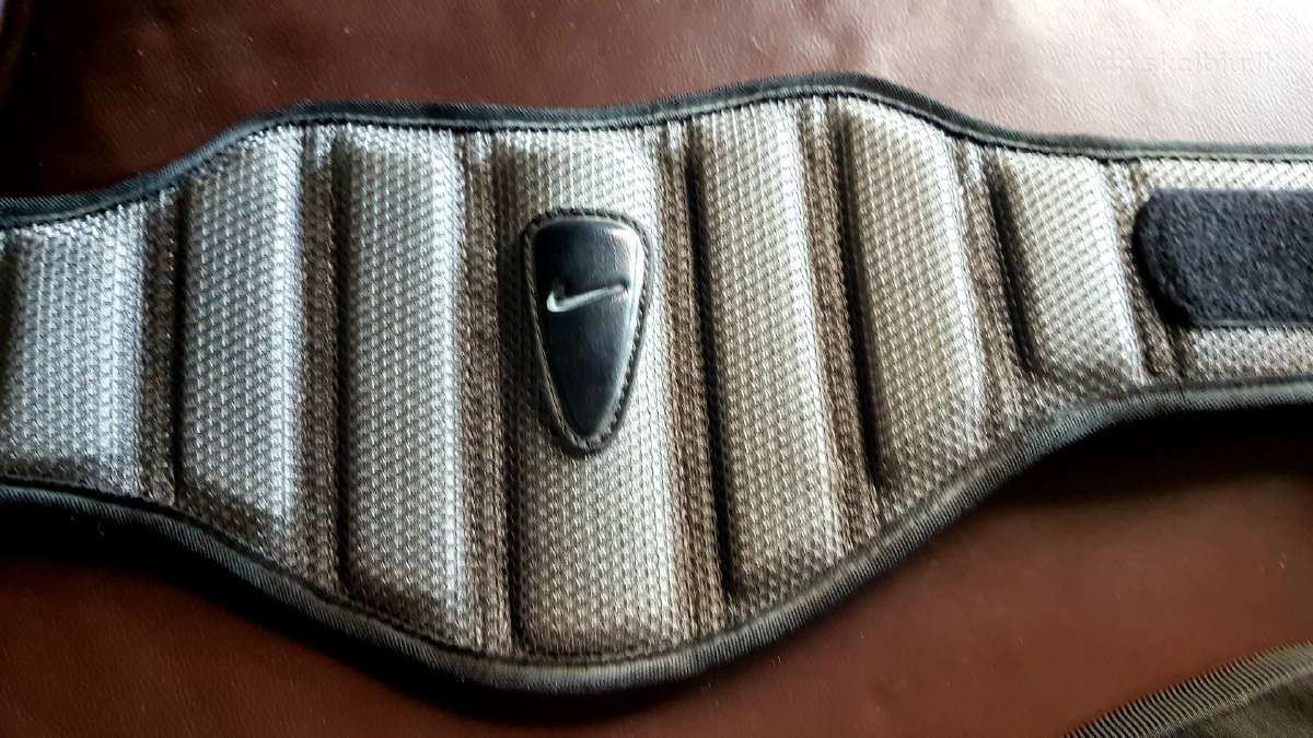 Nike nugaros diržas svarmenims kilnoti
