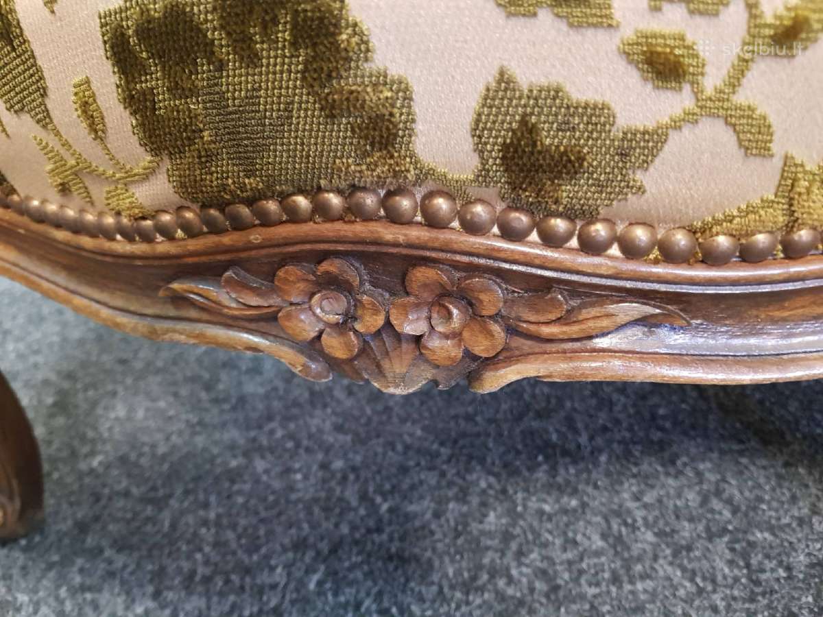 Graži Senovine Sofa . Rešutmedis. Italija. - nuotraukos Nr. 4