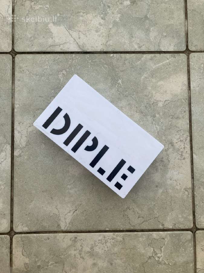 Diple nešiojamas mikroskopas