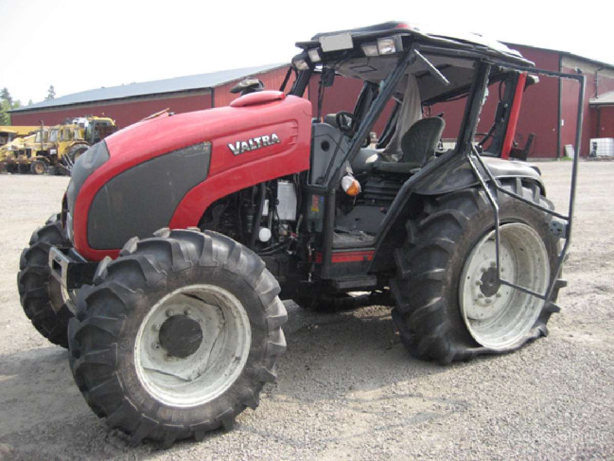 Valtra valmet Sisu dalys ir remontas