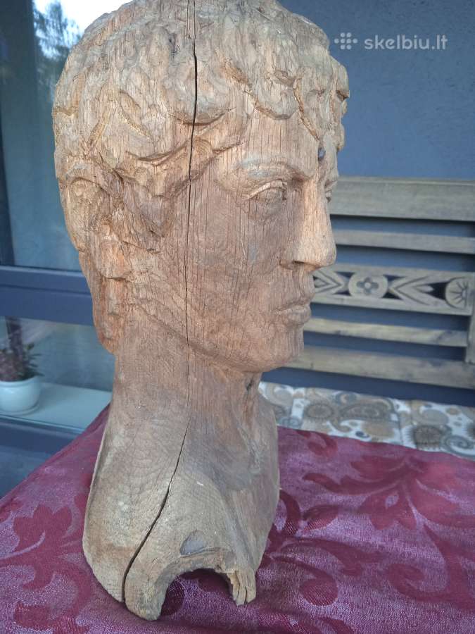 Labai sena medine statulele - nuotraukos Nr. 6