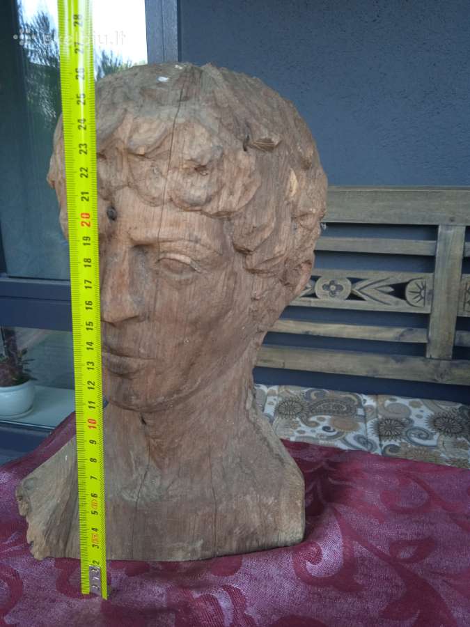 Labai sena medine statulele - nuotraukos Nr. 8