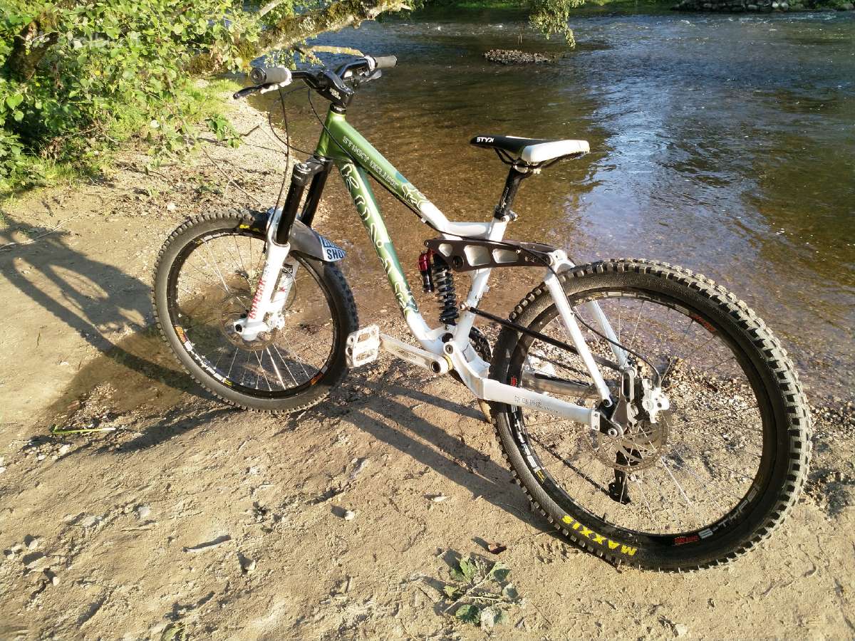 2005 kona stinky deluxe