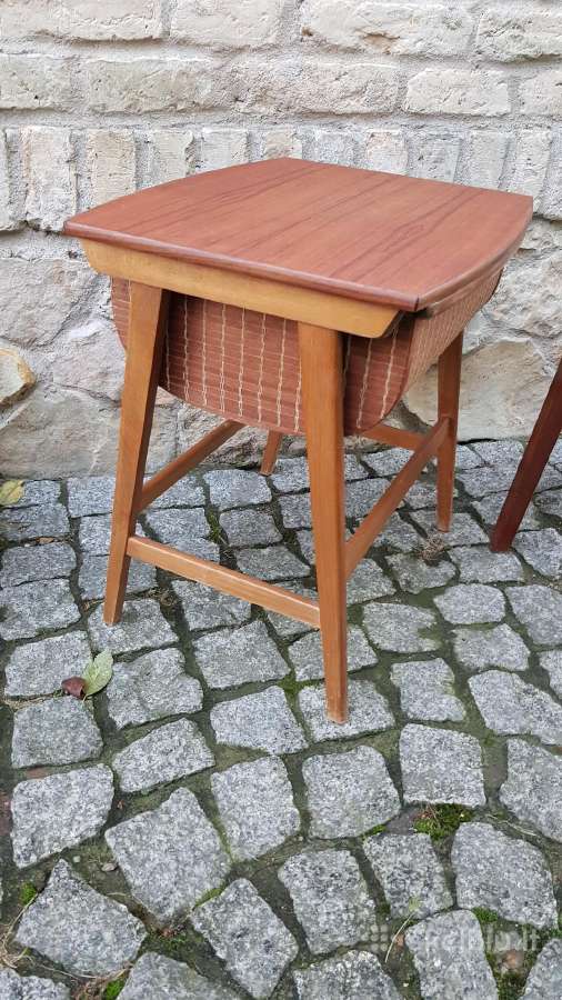 Vintažinis mid century tikmedžio staliukas - nuotraukos Nr. 2