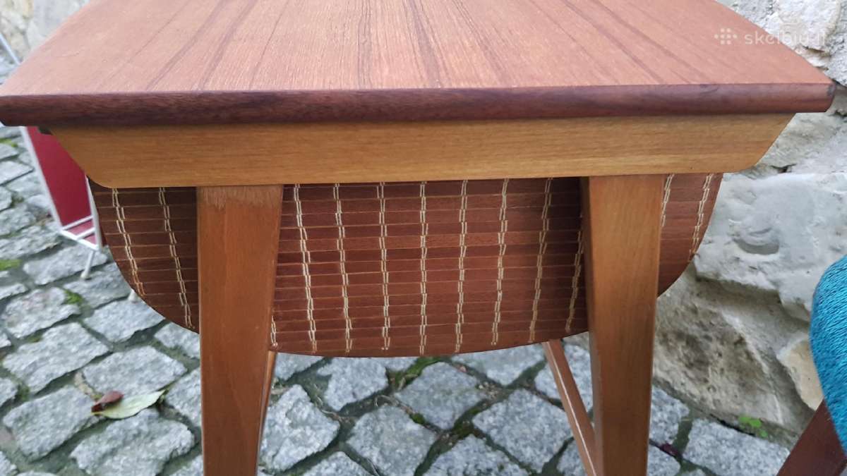 Vintažinis mid century tikmedžio staliukas - nuotraukos Nr. 12