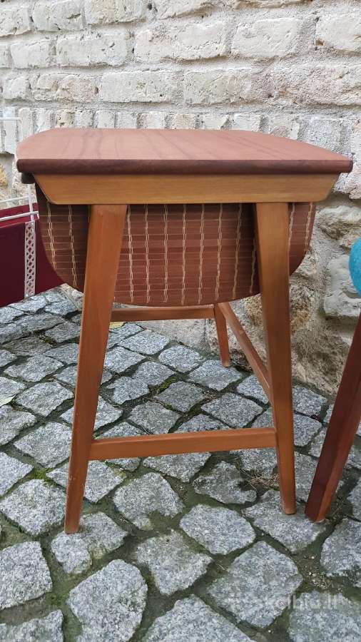 Vintažinis mid century tikmedžio staliukas - nuotraukos Nr. 19