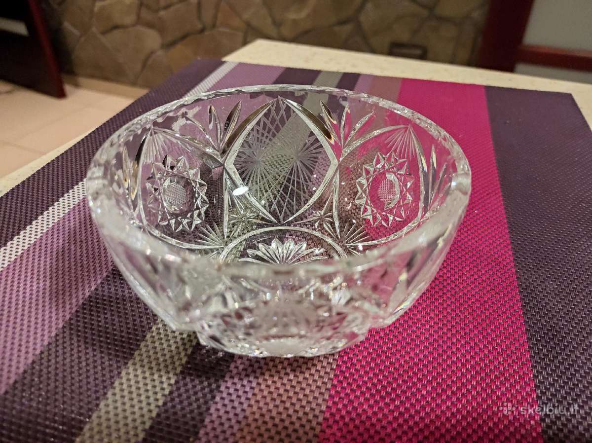 Puikios būklės krištolinė vaza