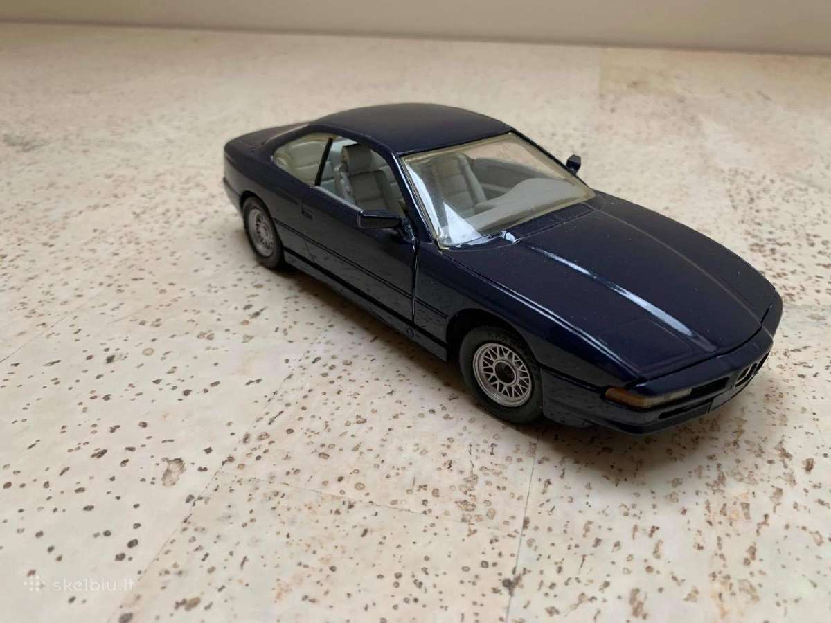Modeliukai Bmw Bugatti Jeep Wrangler Ferrari 1:24 - nuotraukos Nr. 2
