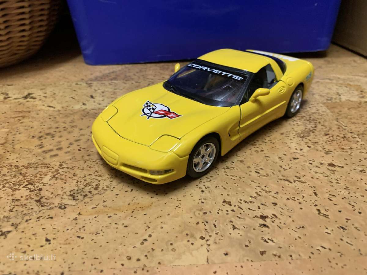 Chevrolet Corvette c5 1:24 modelis modeliukai