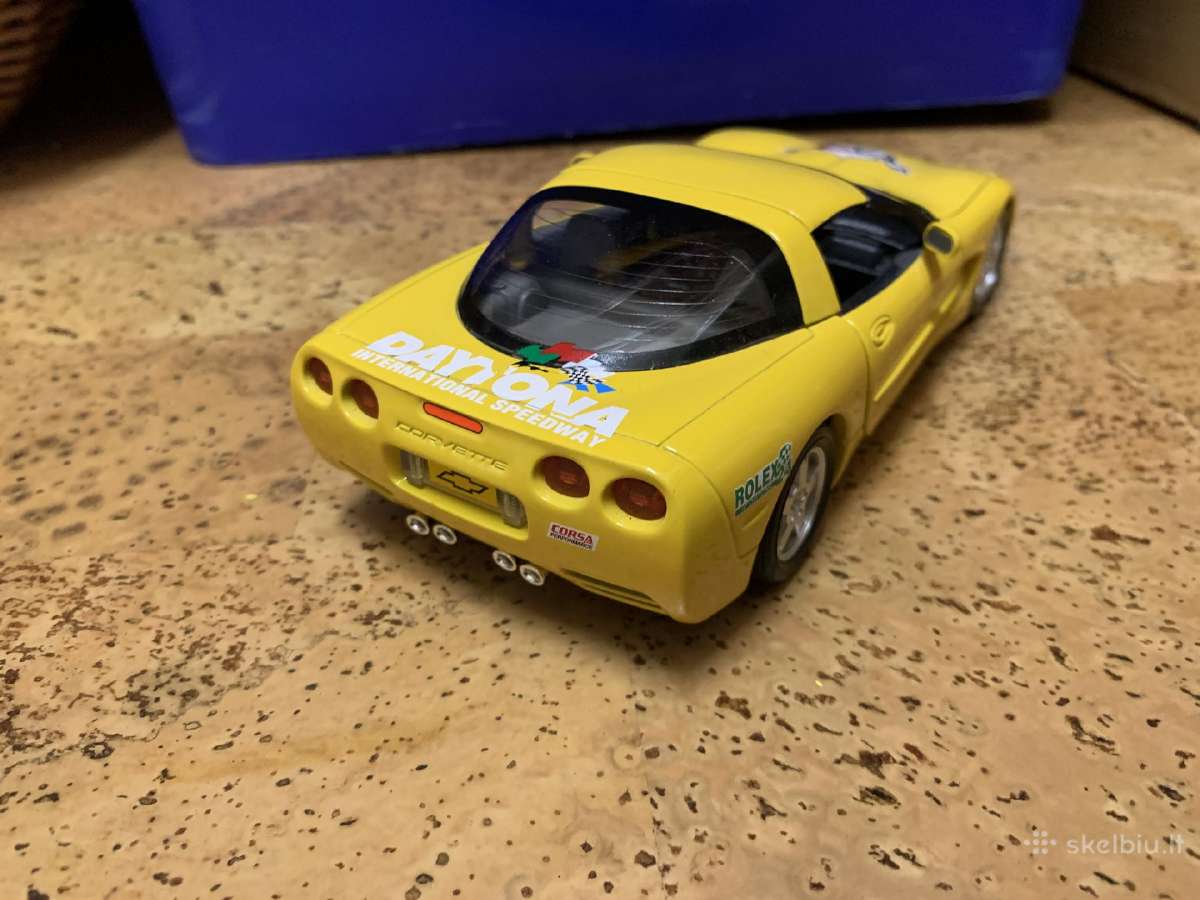 Chevrolet Corvette c5 1:24 modelis modeliukai - nuotraukos Nr. 2
