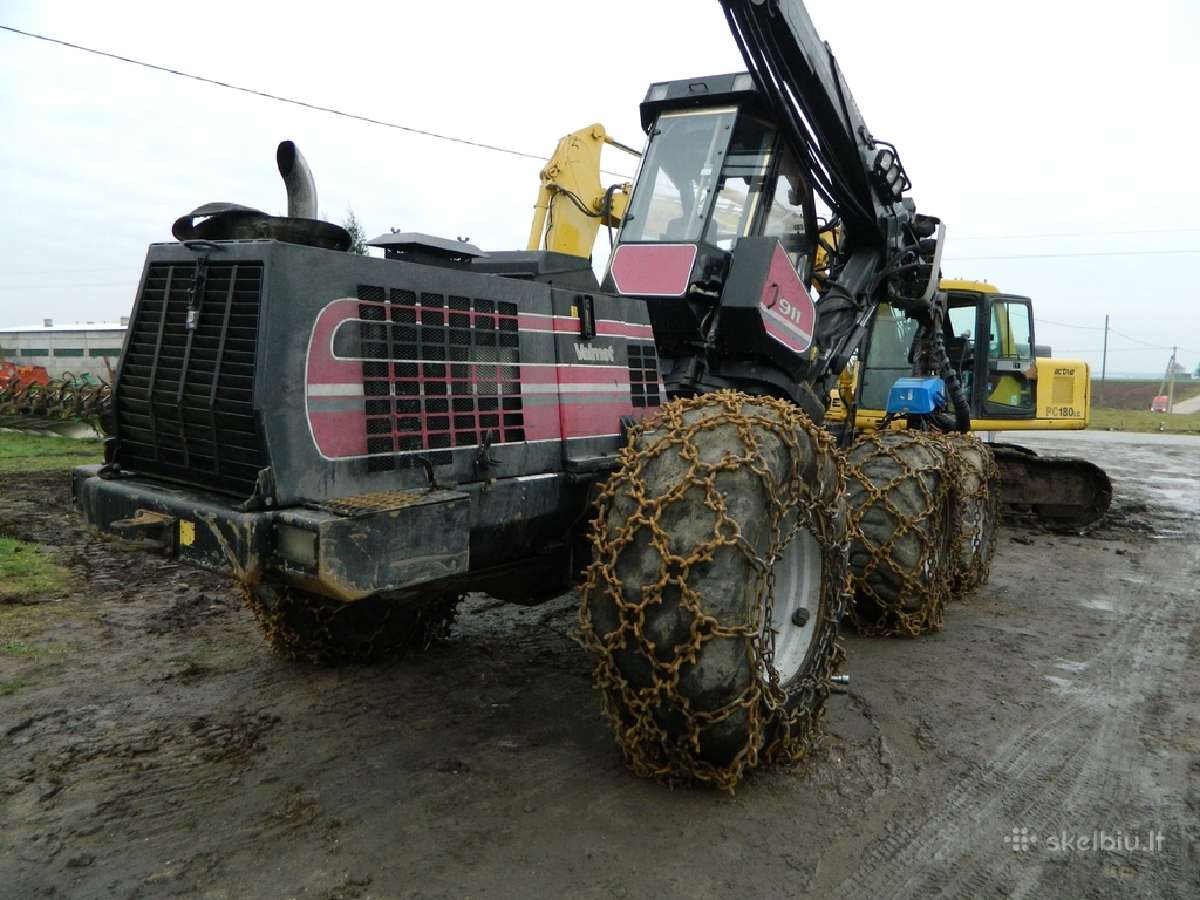 Harvesteris Valmet 911 ardomas dalimis