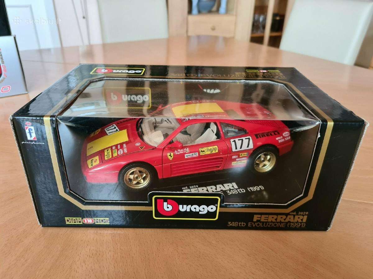 Modeliai nauji dežutėse 1:18 Ferrari Chevrolet - nuotraukos Nr. 2