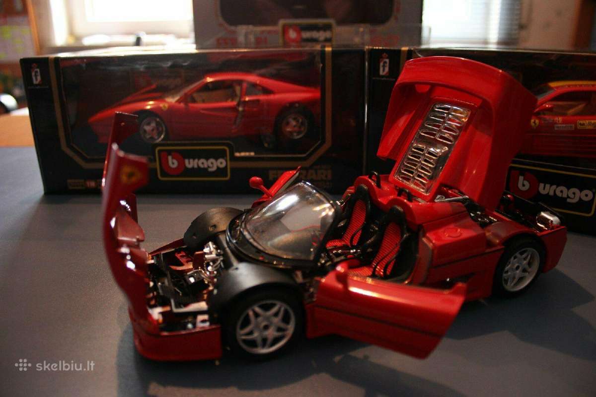 Modeliai nauji dežutėse 1:18 Ferrari Chevrolet - nuotraukos Nr. 6