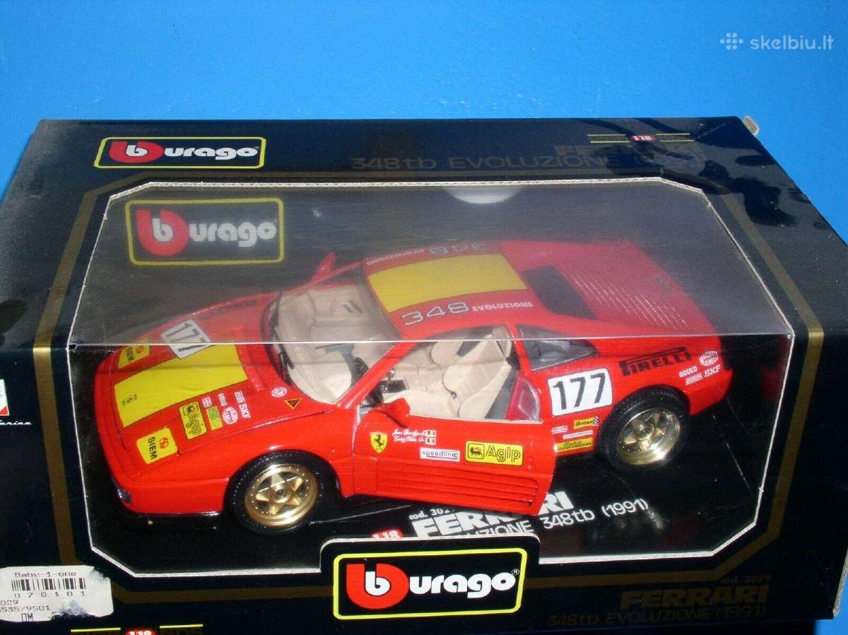 Ferrari 348 TB 1:18 modelis modeliukas dezuteje