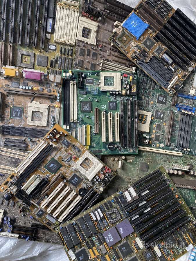 Brangiai perkame elektronikos laužą , plokštes