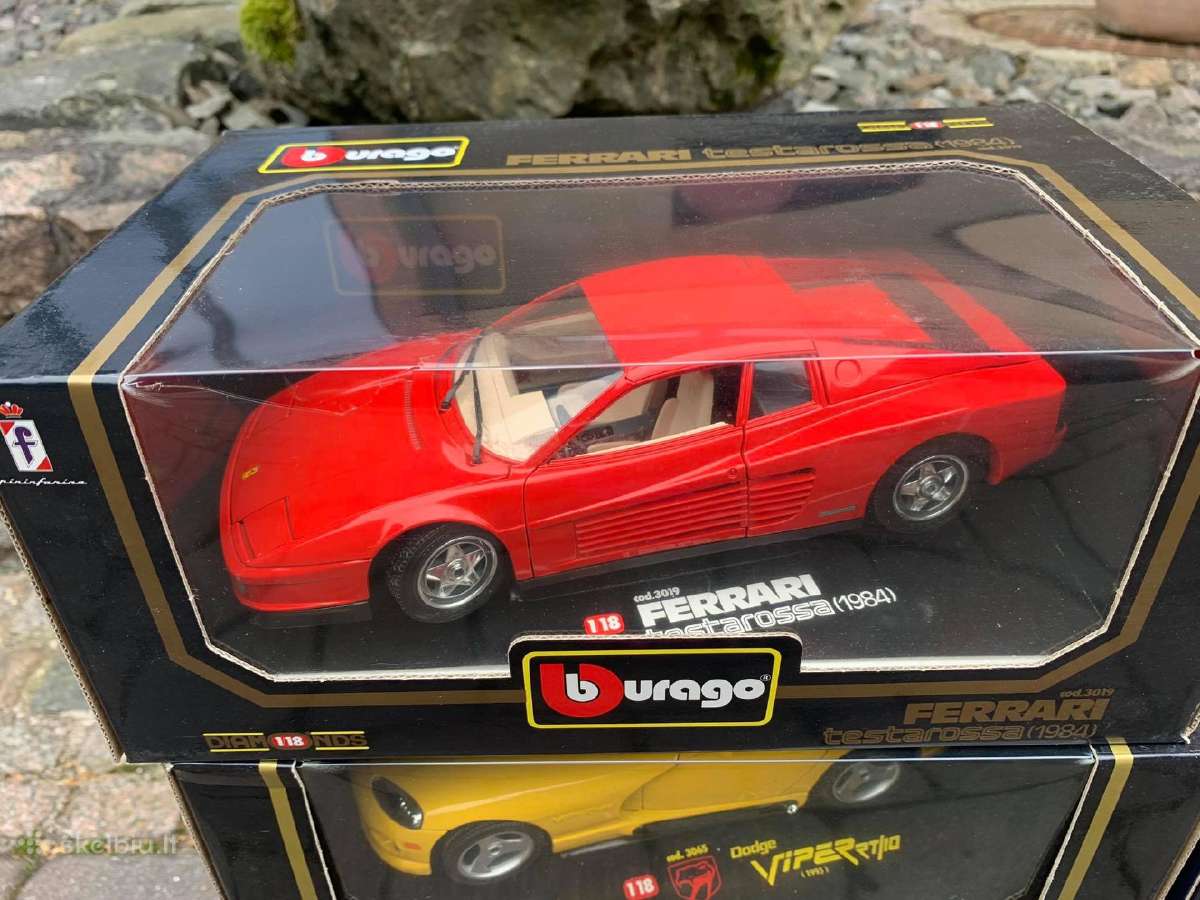 Modeliai nauji dežutėse 1:18 Ferrari Mercedes Benz - nuotraukos Nr. 2