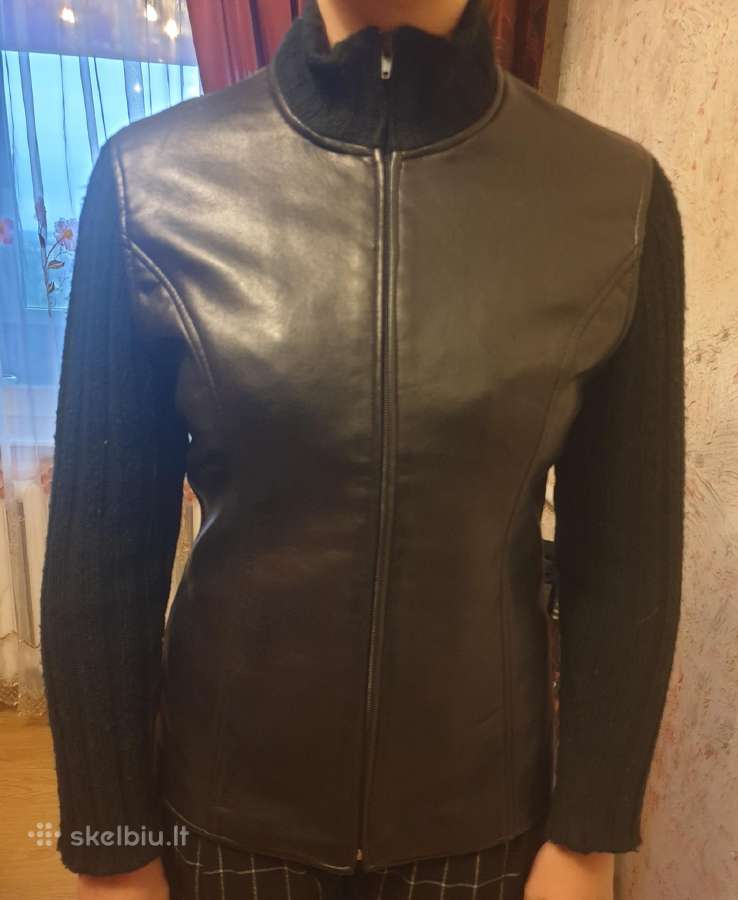 Moteriška striukytė