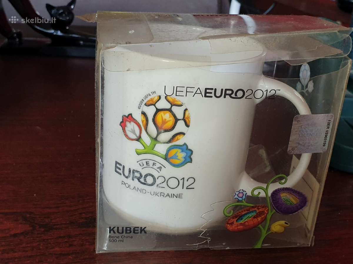 Puodelis su futbolo logotipu - nuotraukos Nr. 2