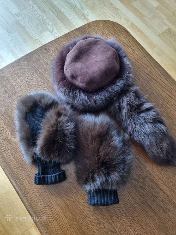 Kailinė kepurė ir pirštinės.