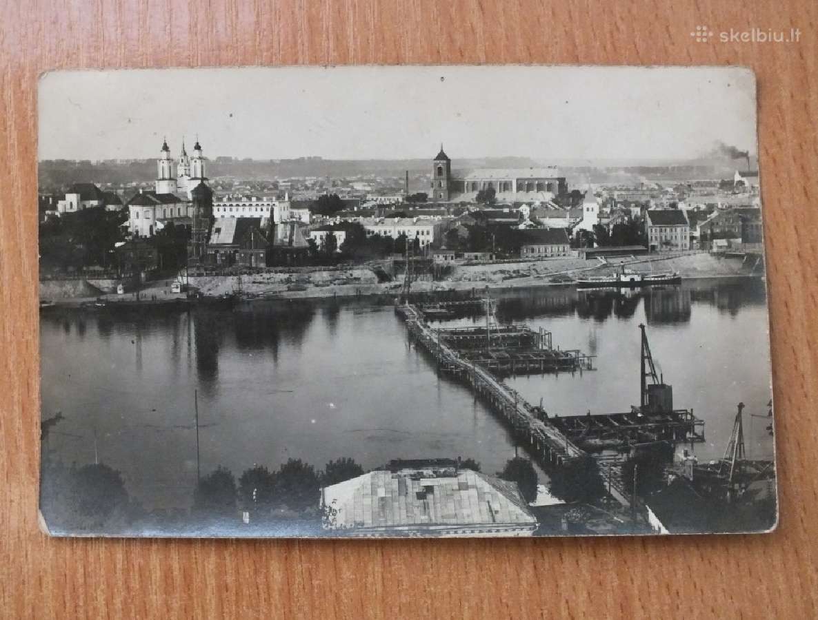 Ieškau senų fotografijų su miestų vaizdais.