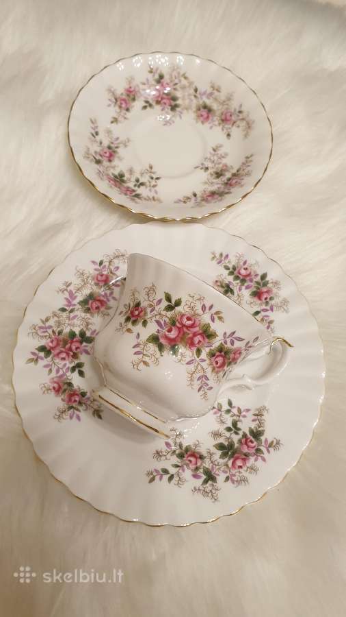 Puodelis royal Albert