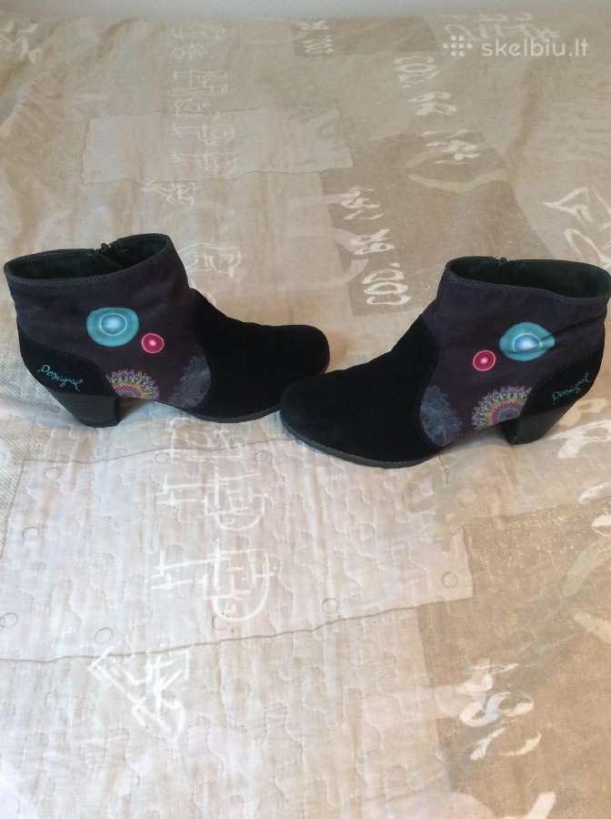 Desigual bateliai
