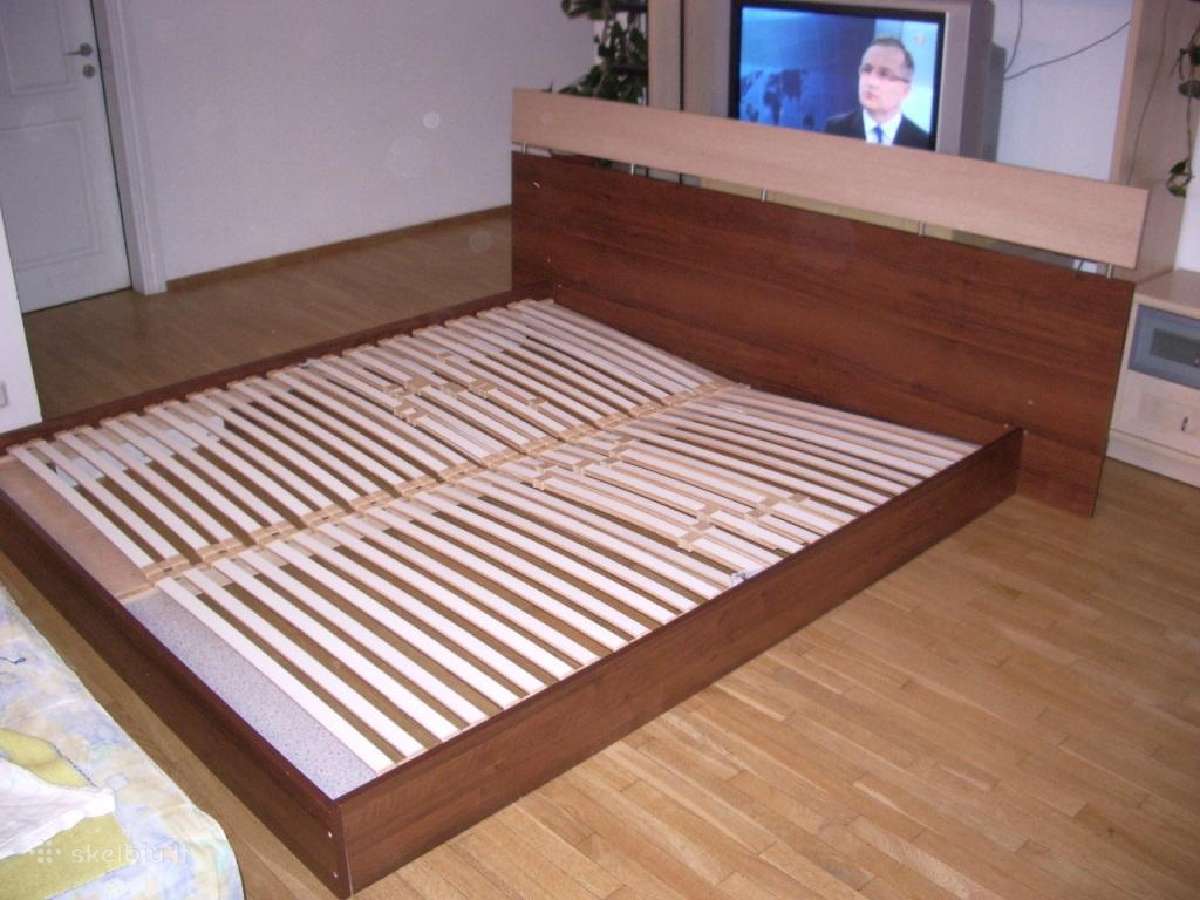 Dvigulė lova