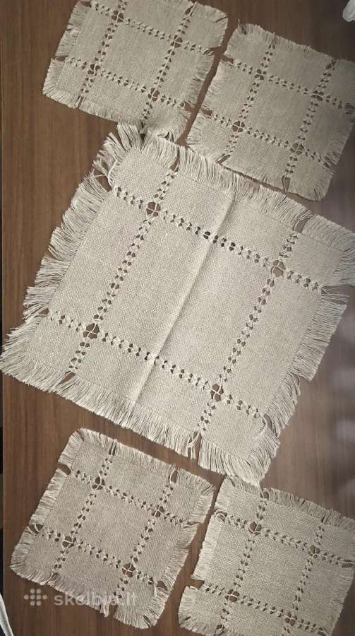 Lininių servetėlių komplektas