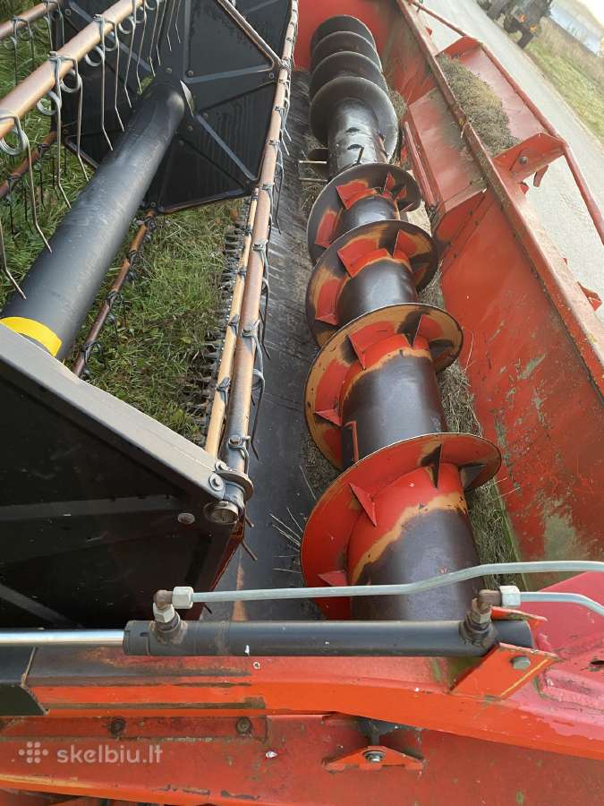 Kombainas Massey Ferguson 40rs ardomas dalimis - nuotraukos Nr. 2