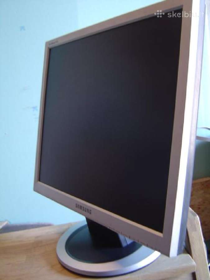 19' ir 17' LCD monitoriu Samsung