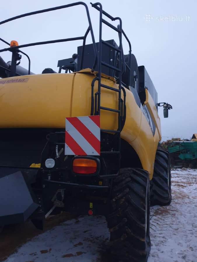 Kombainas New Holland Cr980 Ardomas Dalimis - nuotraukos Nr. 3