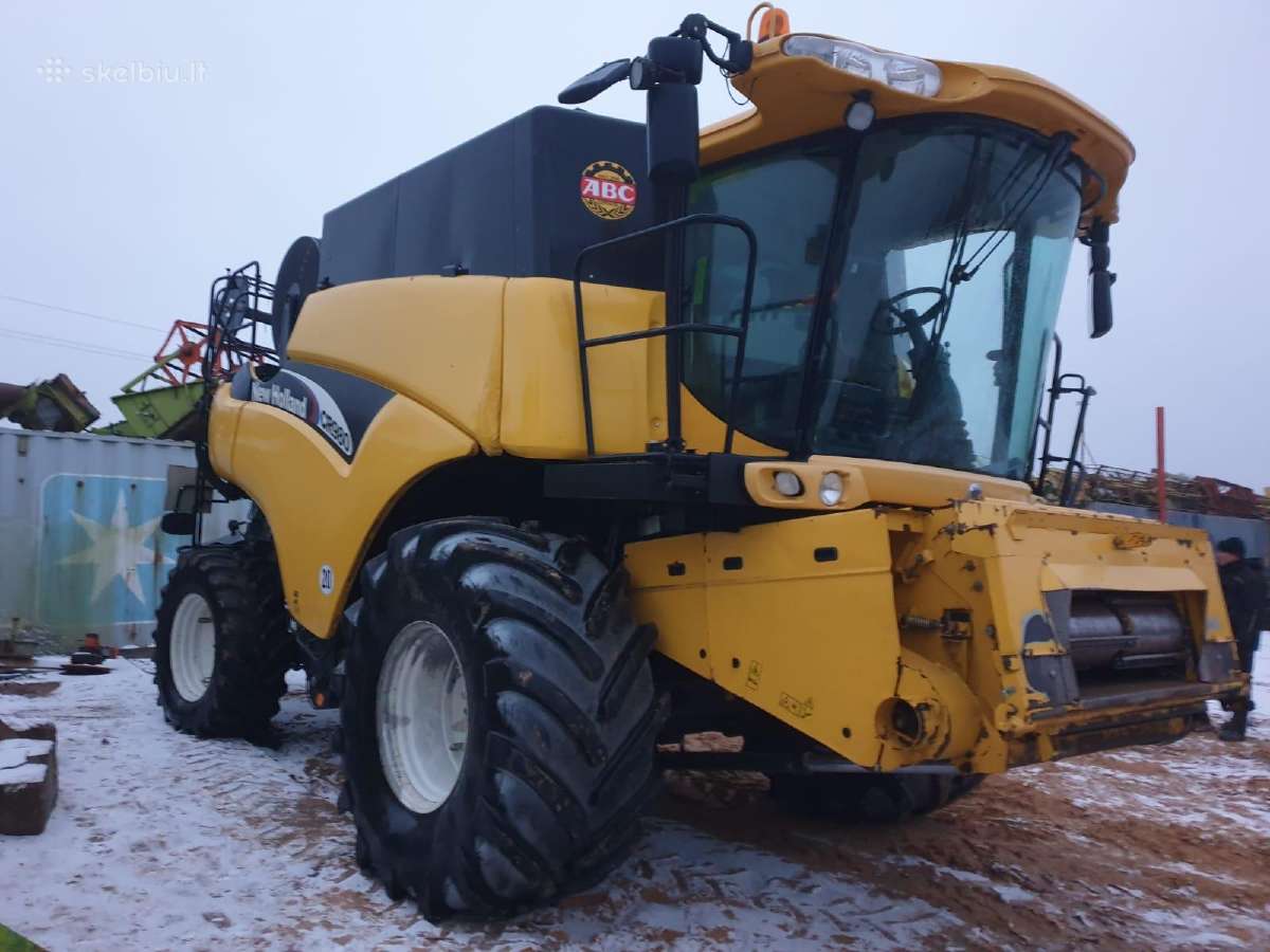 Kombainas New Holland Cr980 Ardomas Dalimis - nuotraukos Nr. 4