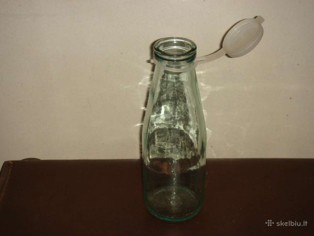 Tarybiniu laiku pieno butelys
