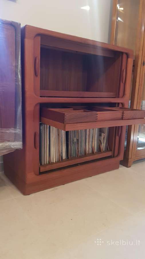Vintažinė mid century tikmedžio masyvo spintelė - nuotraukos Nr. 22