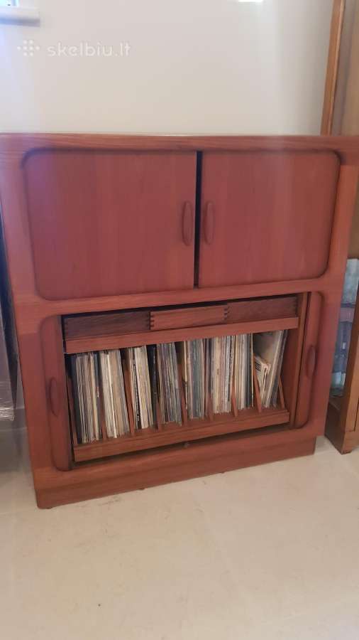 Vintažinė mid century tikmedžio masyvo spintelė - nuotraukos Nr. 30