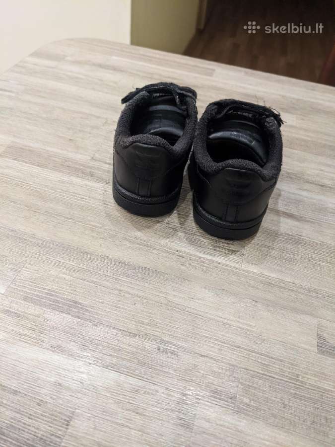 Juodi Adidas klasikiniaii 26 dydžio - nuotraukos Nr. 3