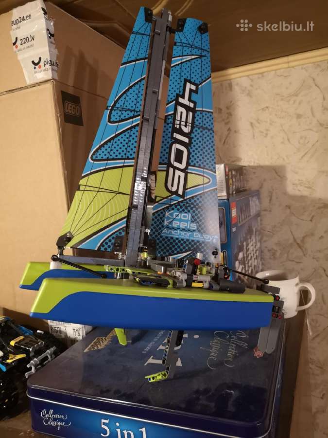 Lego 42105