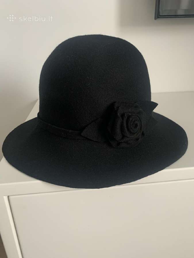 Lana vilnos skrybėlė su rože (nauja)