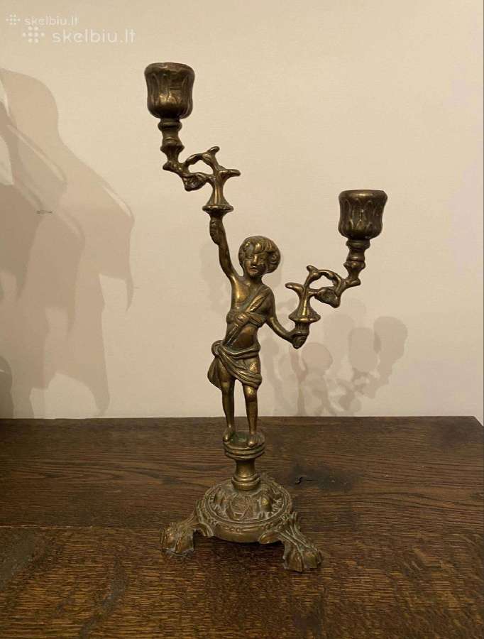 Antikvarinė statulelė žvakidė
