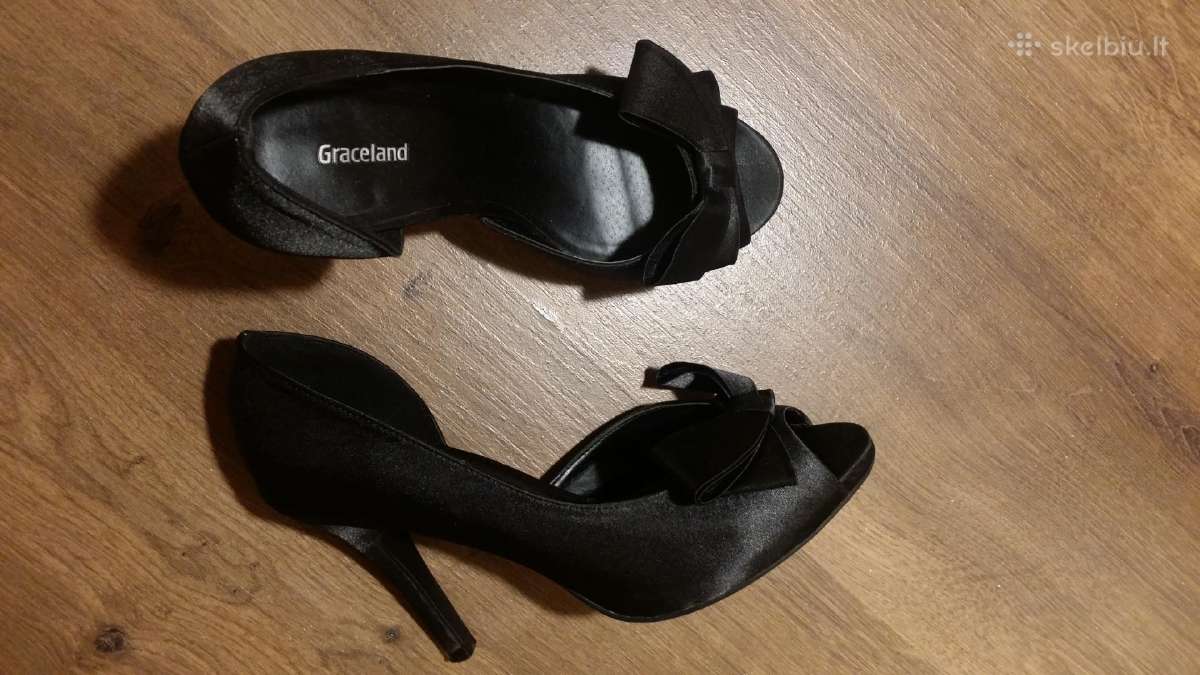 Juodi aukštakulniai