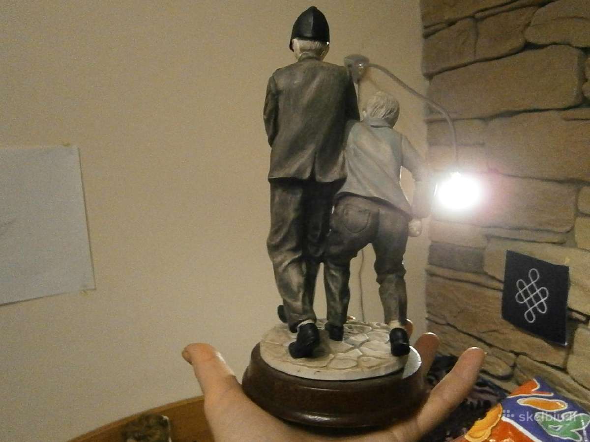 Pareigūno skulptūra 21cm senovinė ,dūžtanti - nuotraukos Nr. 2