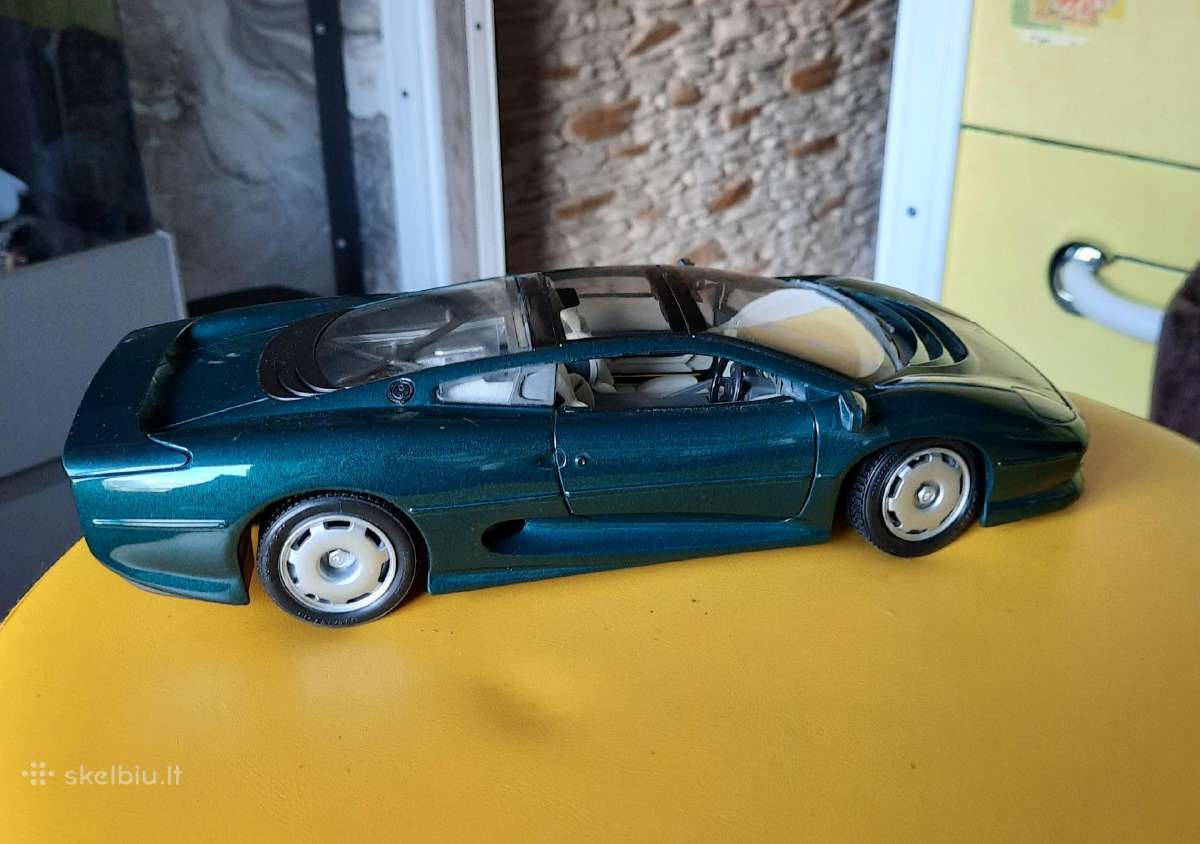 Auto Modeliai 1/18 - nuotraukos Nr. 3