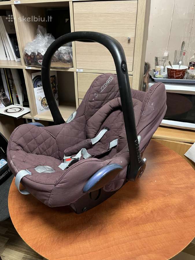 Maxi-cosi automobilio kėdute su padu