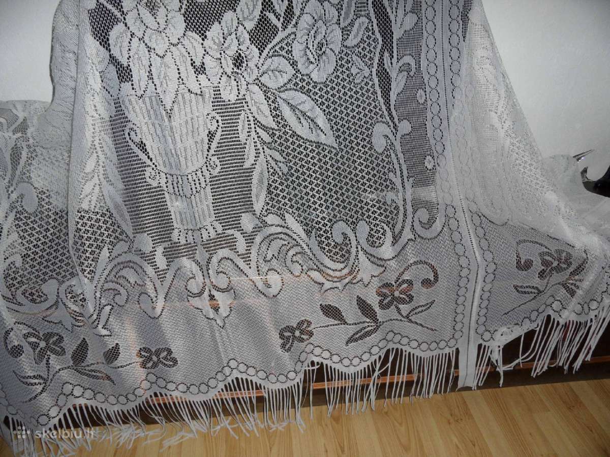 Uzuolaidos audinys po 7 eur