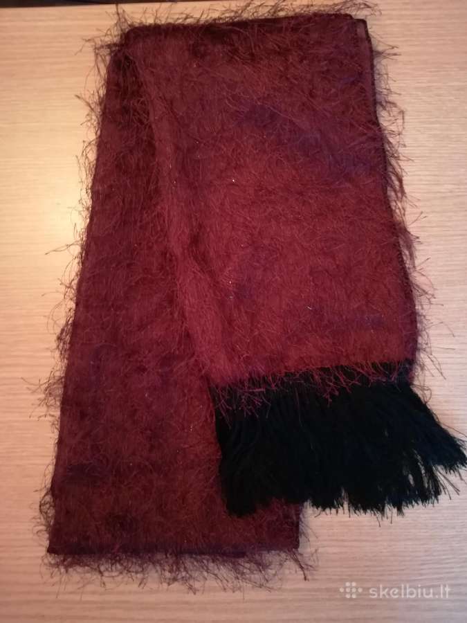 Bordo šalikas su kutais